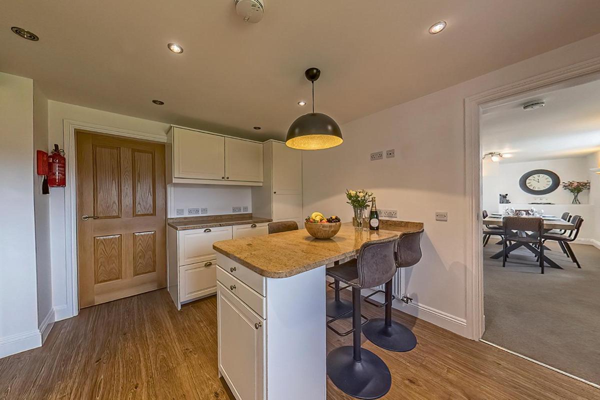 3 Bedroom Barn Conversion With Hot Tub-Garden View - Ty Cerrig Barn Corwen Exterior foto